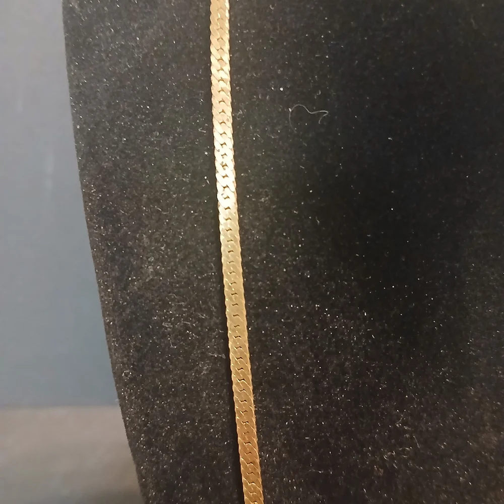 Gold tone snake chain necklace - Picture 3 of 12